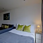 Charming Studio Retreat In Chelsea